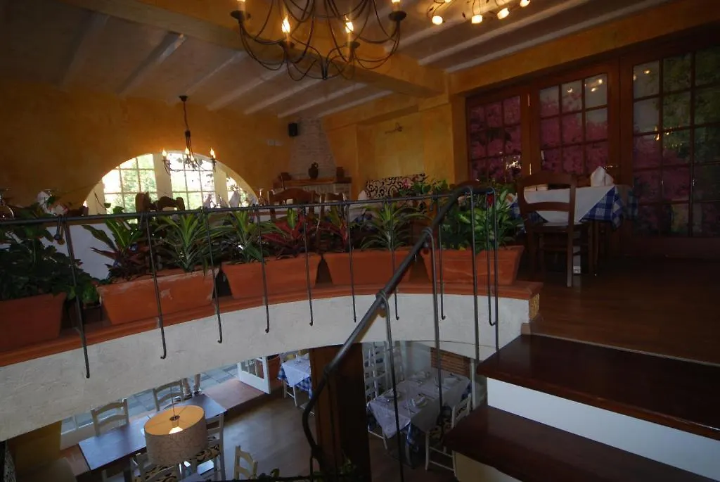 Hotel Town House تيرانا