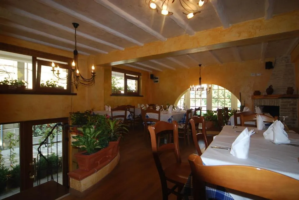 Hotel Town House تيرانا