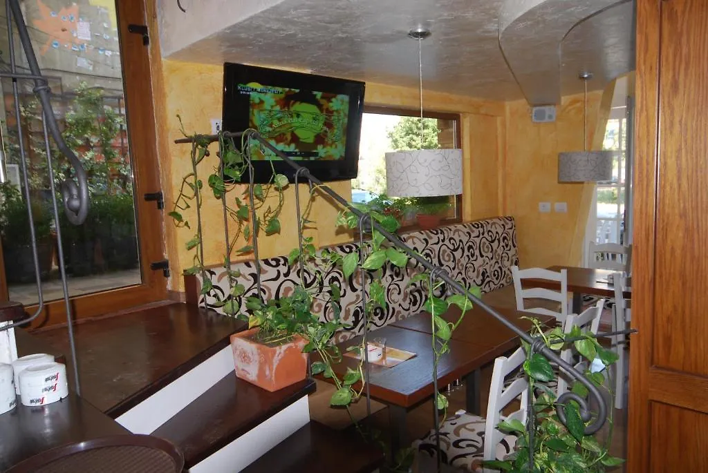 Hotel Town House تيرانا