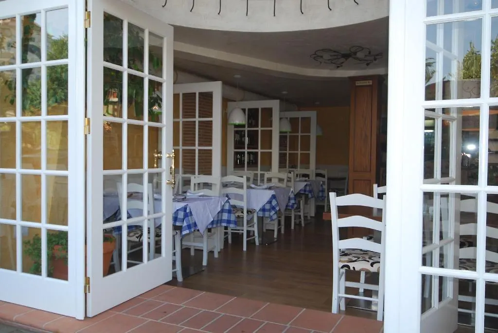 Hotel Town House تيرانا